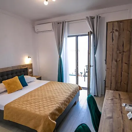 Casa Adiman 3*
